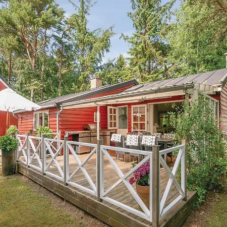 Four-bedroom Holiday In Vaggerlose * Bøtø By
