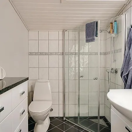 Four-bedroom Holiday In Vaggerlose Hébergement de vacances *